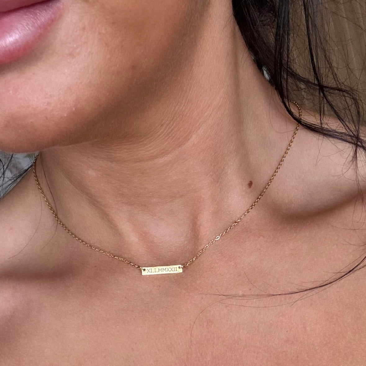 Engraved bar necklace